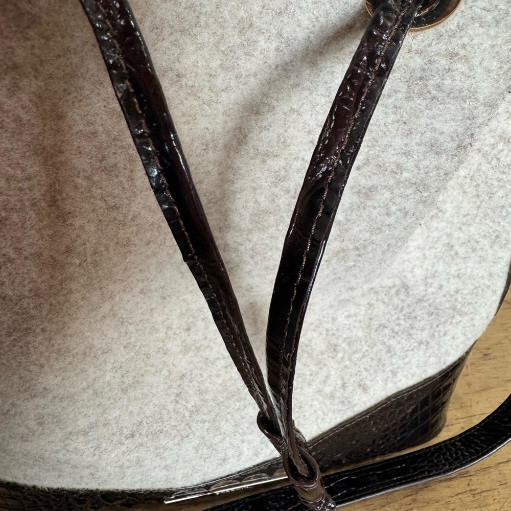 Brahmin Marlowe Bucket Bag. Unique Off White Wool and Dark Brown Crock. - Picture 8 of 15